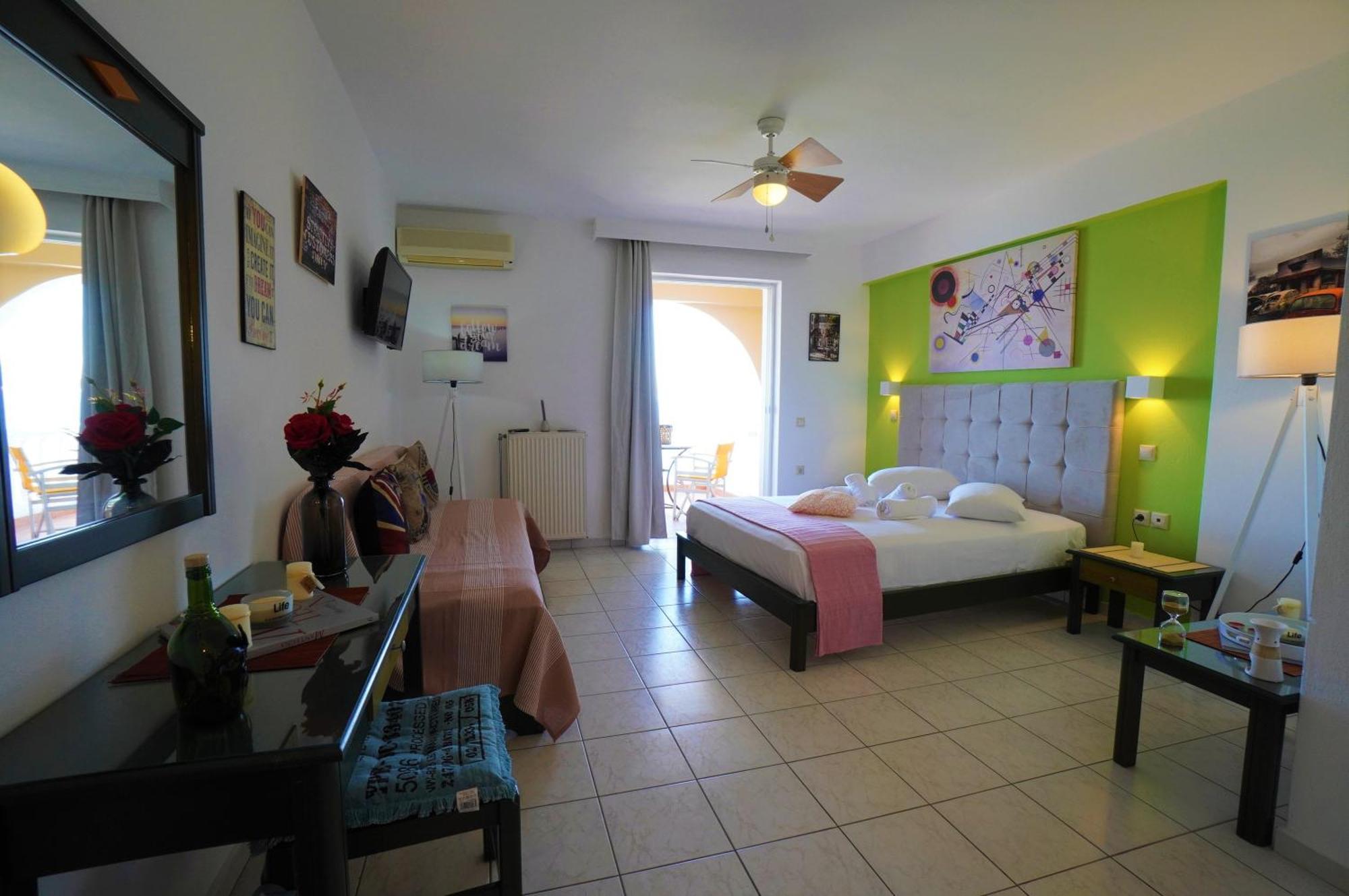 Seafront Spirit Apartments Закинтос Номер фото