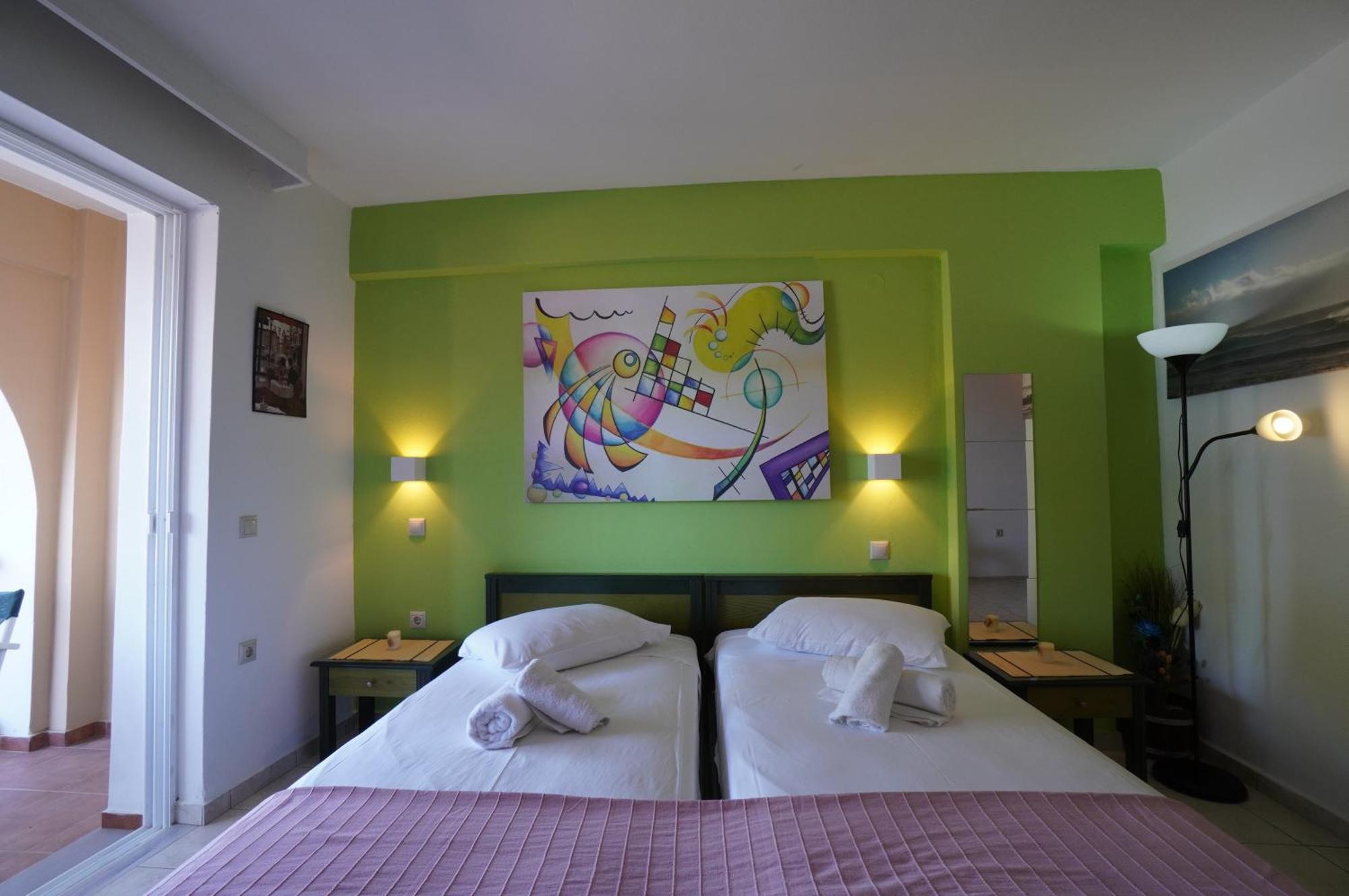 Seafront Spirit Apartments Закинтос Номер фото