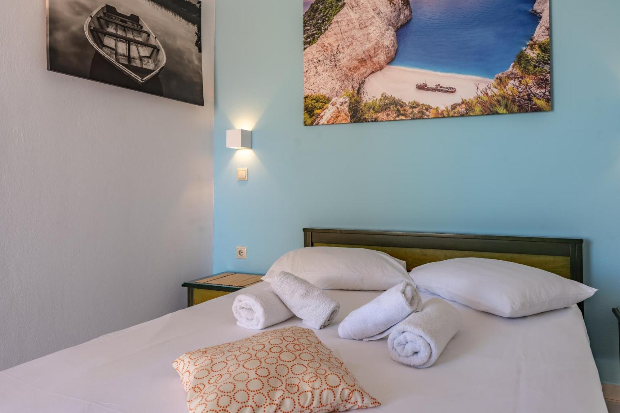 Seafront Spirit Apartments Закинтос Номер фото
