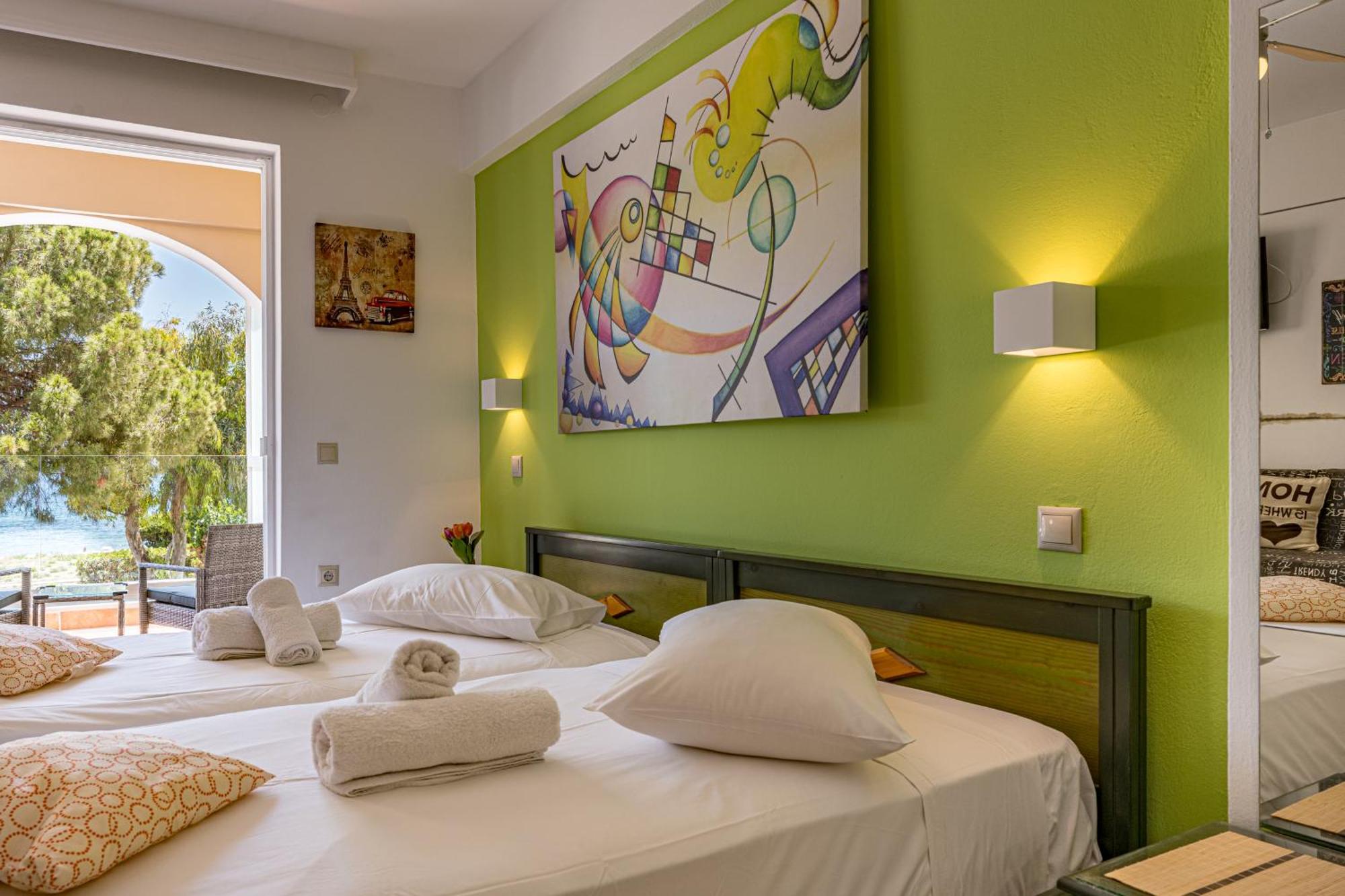 Seafront Spirit Apartments Закинтос Номер фото