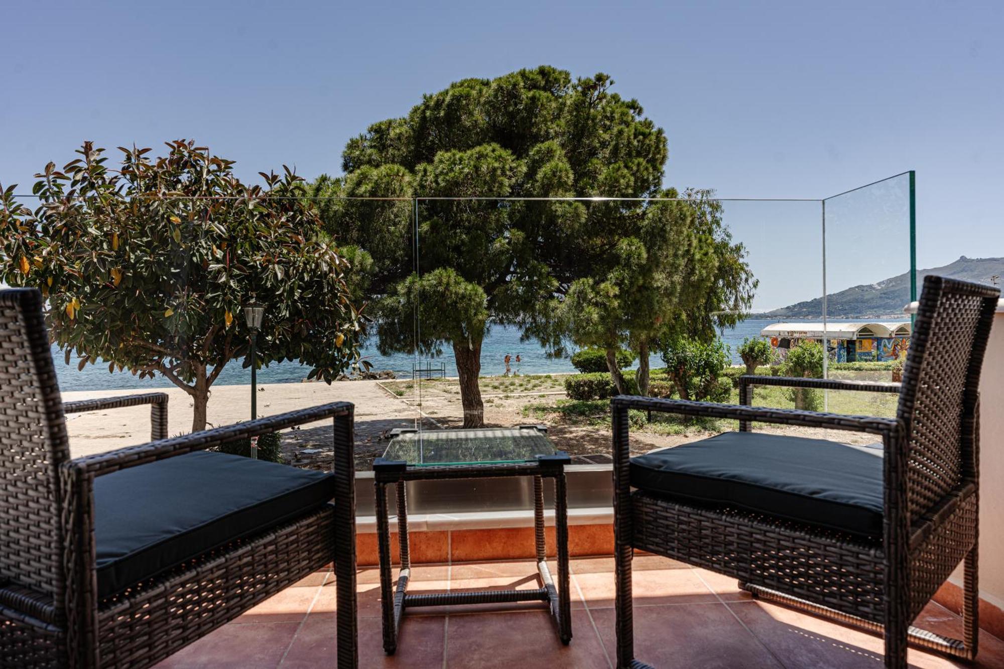 Seafront Spirit Apartments Закинтос Экстерьер фото
